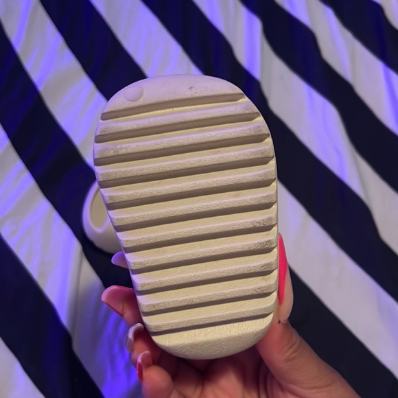 3c yeezy AUTHENTIC Slides for toddler - Picture 2 of 4